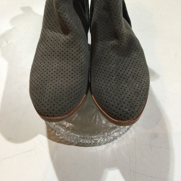 Dolce Vita Size 6 Kaidie Comfortable Casual Suede Ankle Boots In Gray - Picture 3 of 9